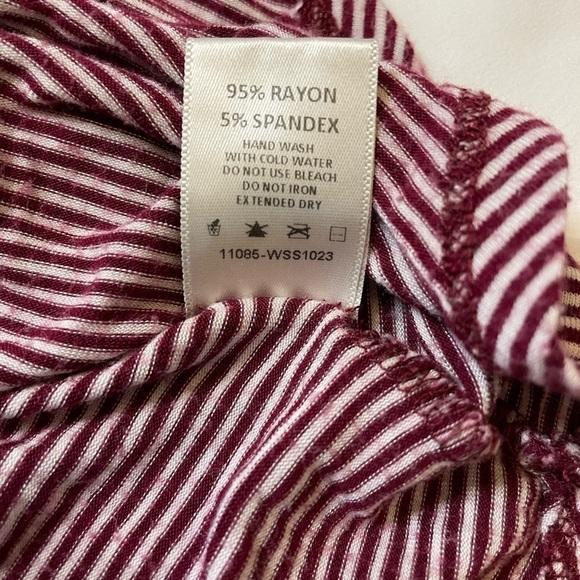 The Clas-sic size medium red and white striped v-neck t shirt - Picture 6 of 6